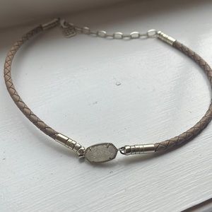 Kendra Scott small Elissa pendant chocker necklace.